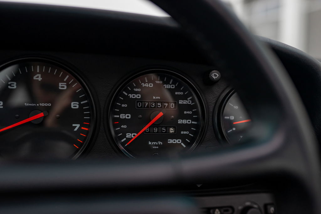 Porsche 964 Carrera 4