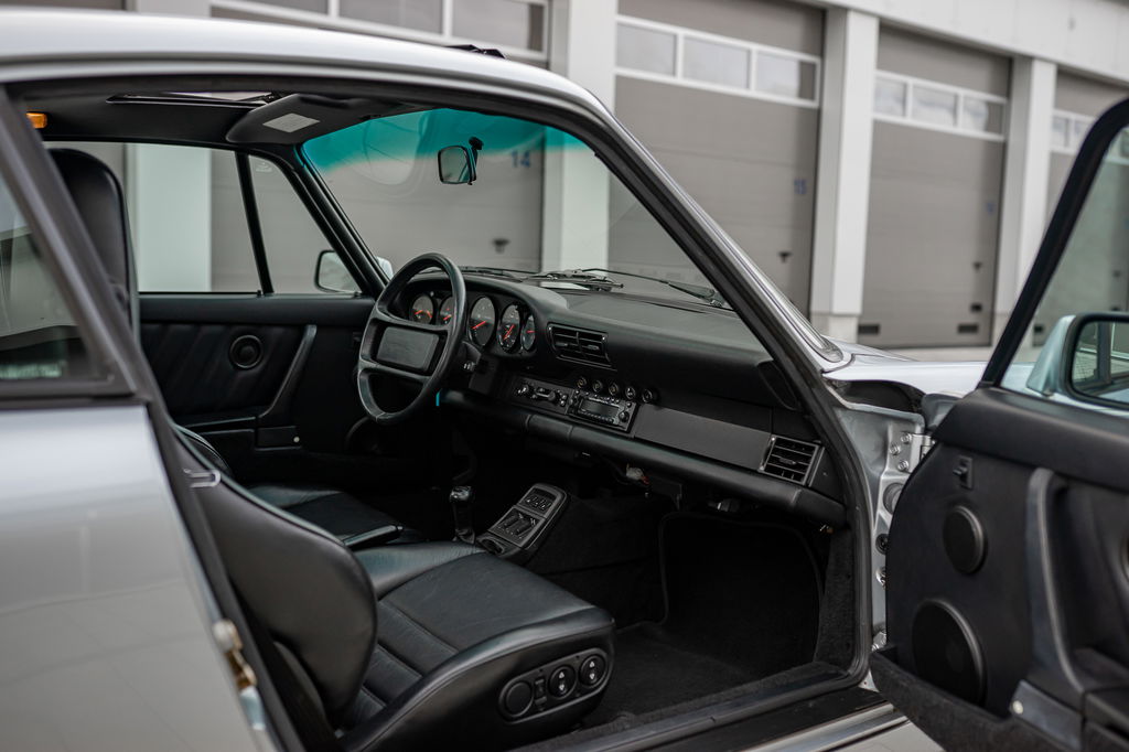 Porsche 964 Carrera 4