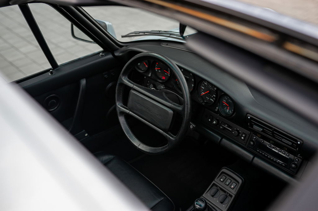 Porsche 964 Carrera 4