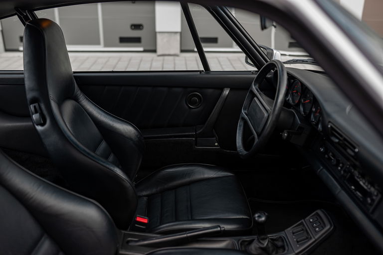 Porsche 964 Carrera 4