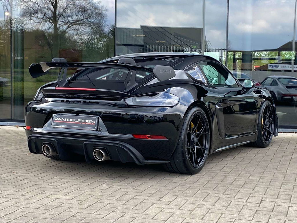 Porsche 718 Cayman GT4 RS