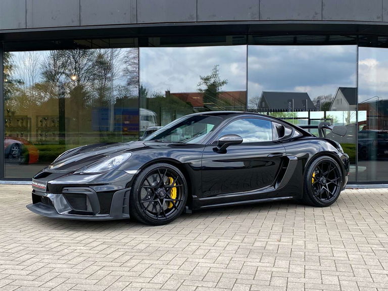 Porsche 718 Cayman GT4 RS