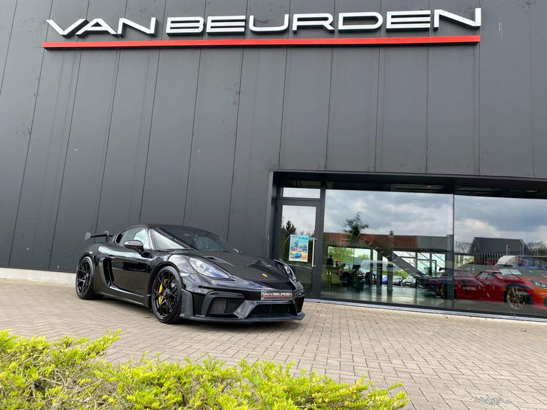 Porsche 718 Cayman GT4 RS