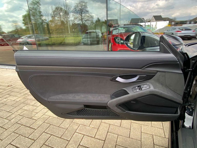 Porsche 718 Cayman GT4 RS