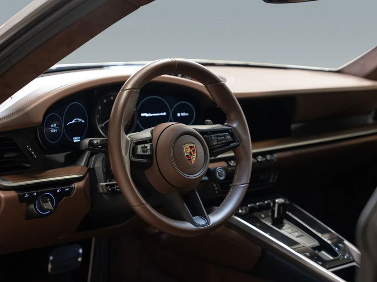 Porsche 992 Carrera 4S