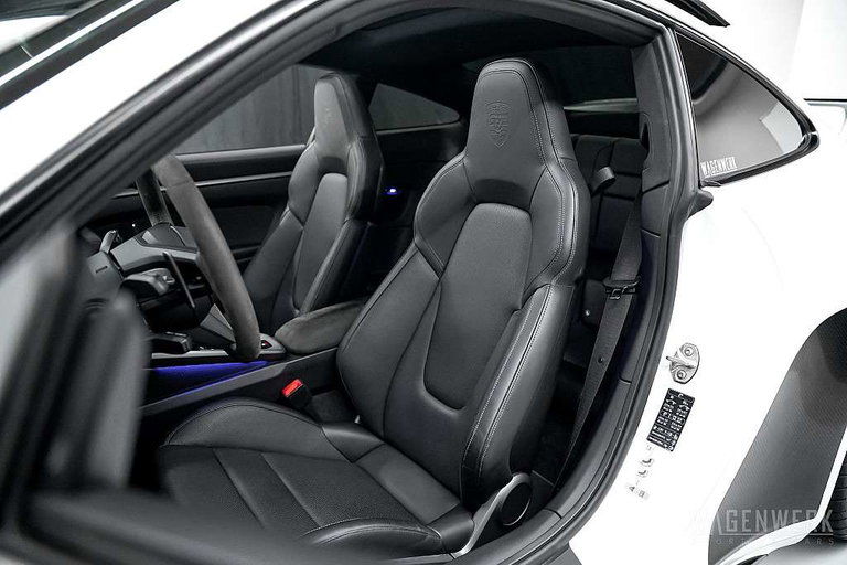Porsche 992 Carrera