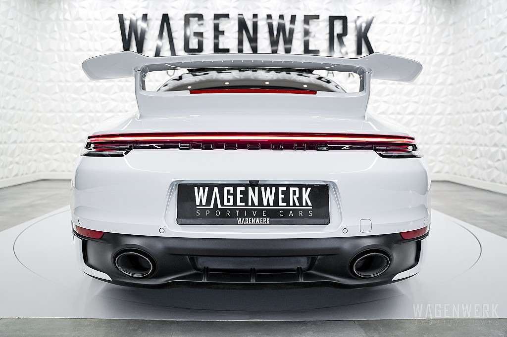 Porsche 992 Carrera