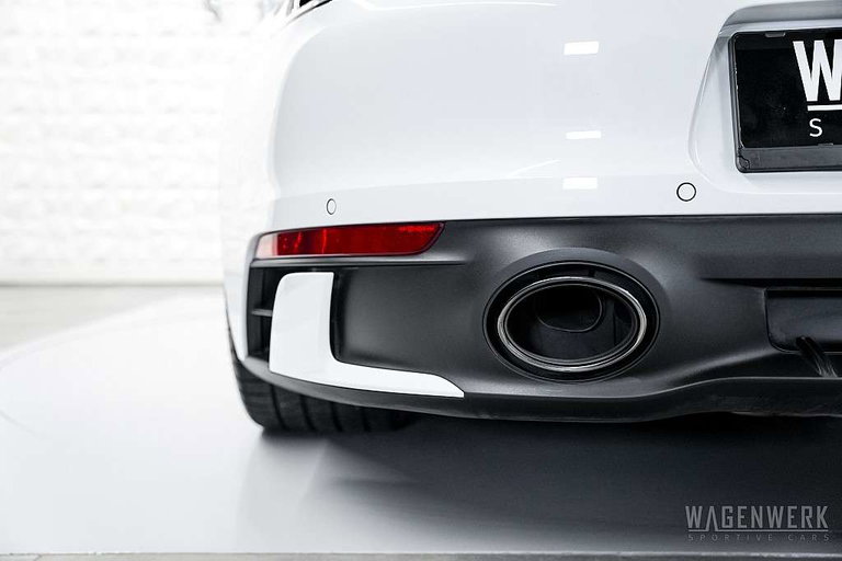 Porsche 992 Carrera
