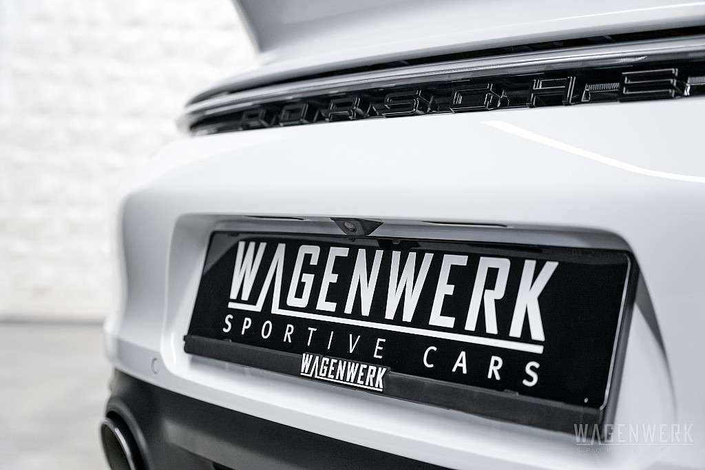 Porsche 992 Carrera