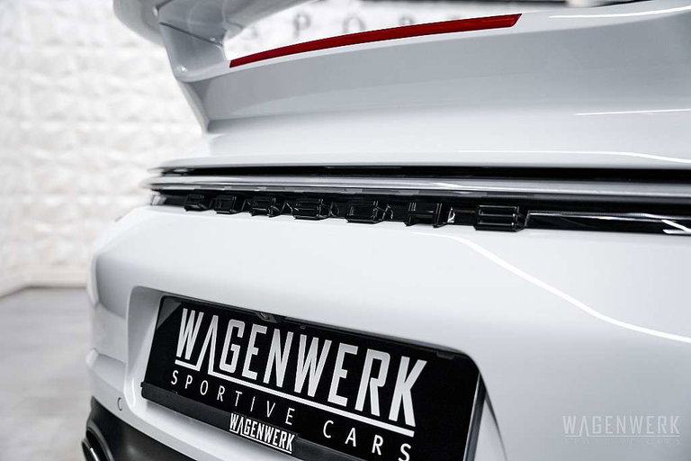 Porsche 992 Carrera