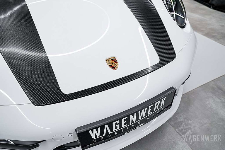 Porsche 992 Carrera
