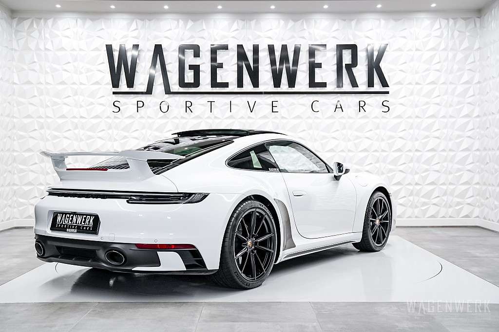 Porsche 992 Carrera
