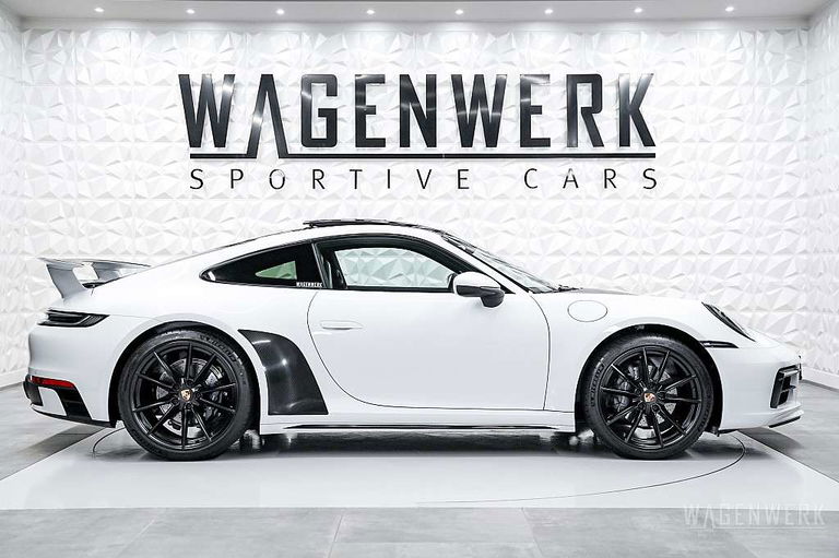 Porsche 992 Carrera