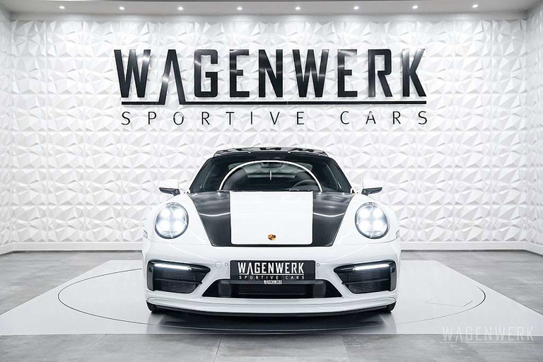 Porsche 992 Carrera