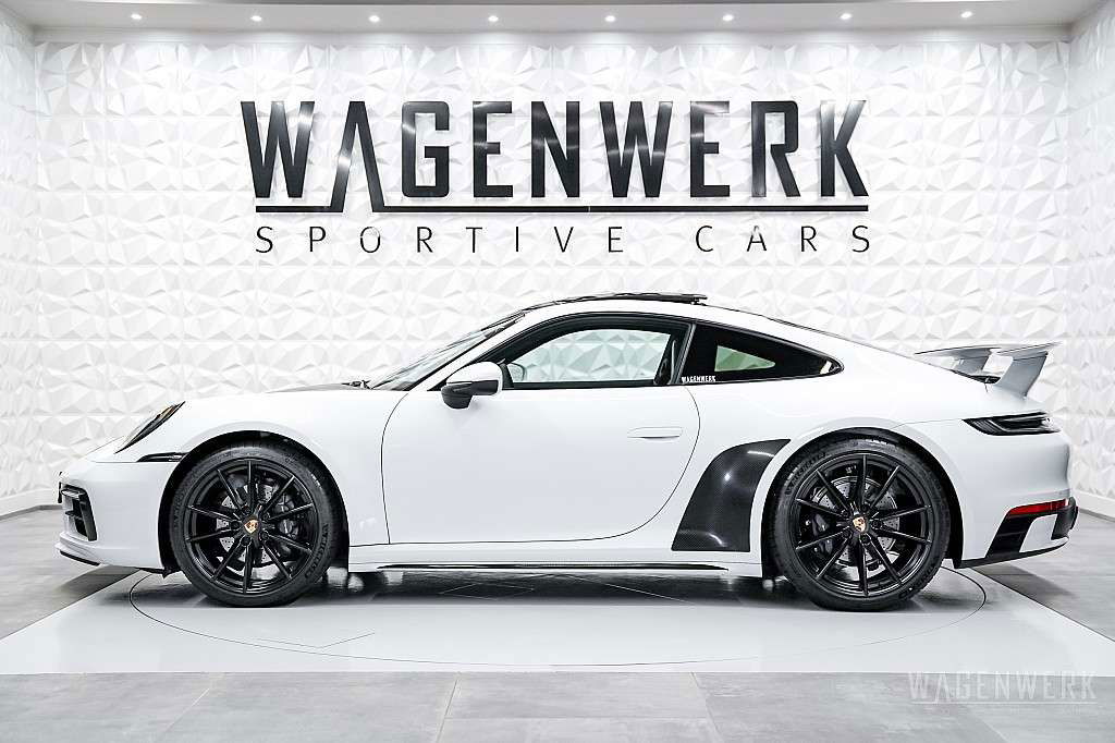 Porsche 992 Carrera