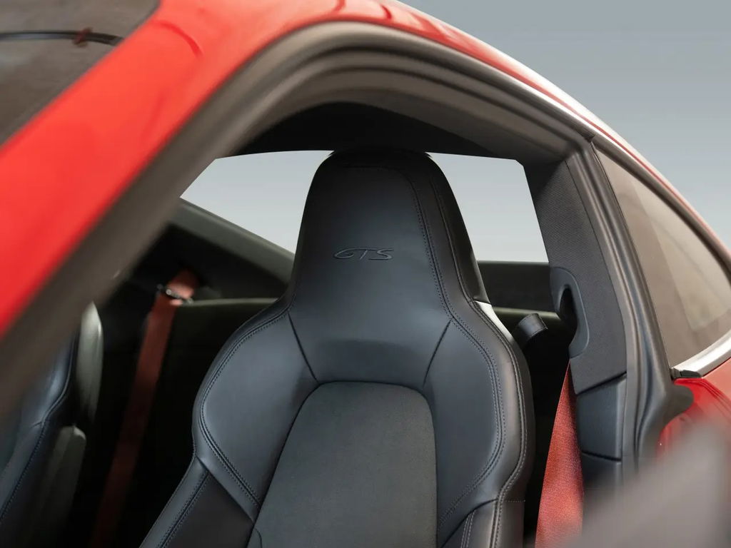 Porsche 992 Carrera GTS