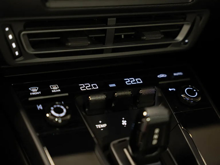 Porsche 992 Carrera GTS