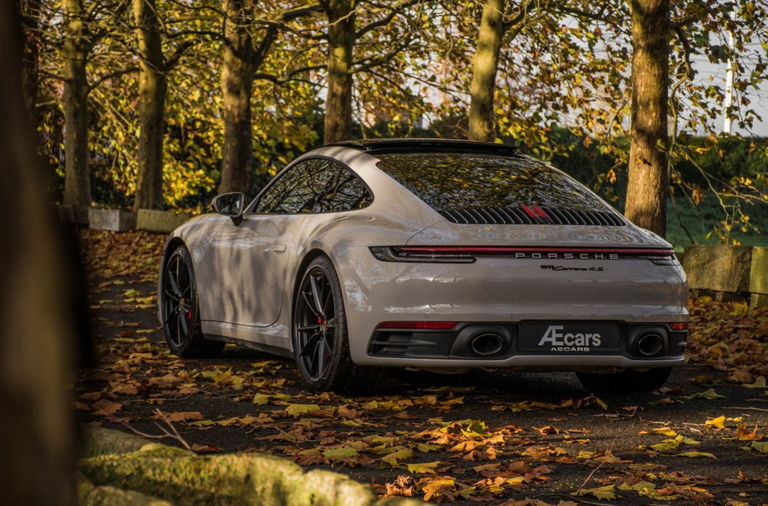 Porsche 992 Carrera 4S