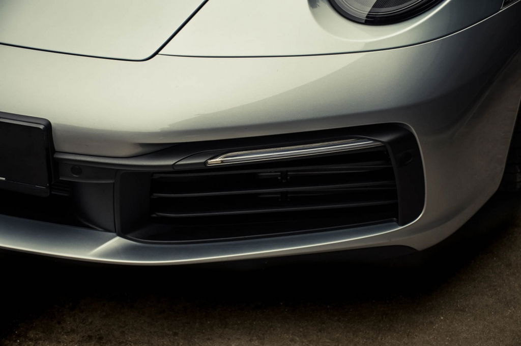 Porsche 992 Carrera 4