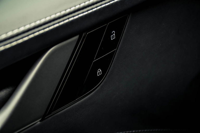 Porsche 992 Carrera 4