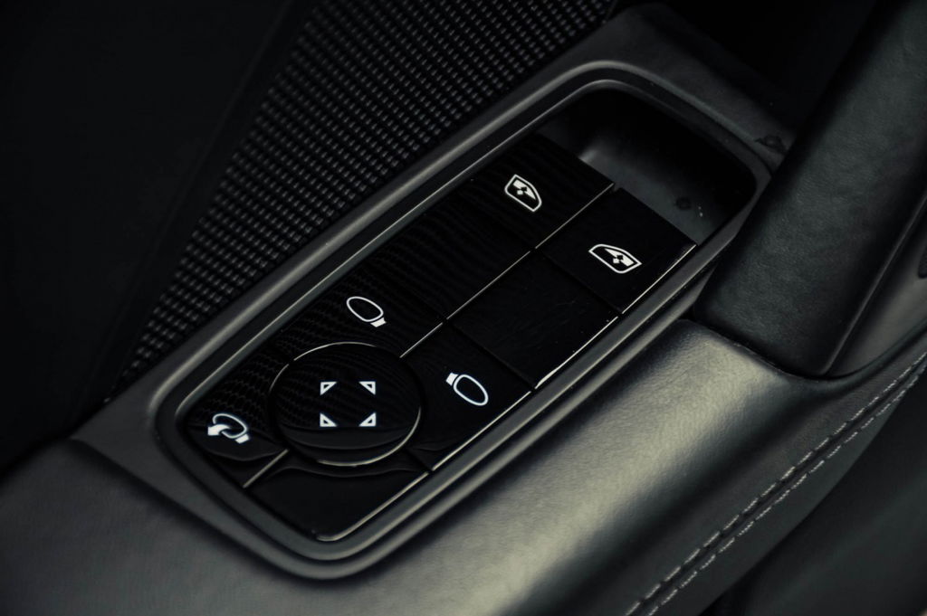 Porsche 992 Carrera 4