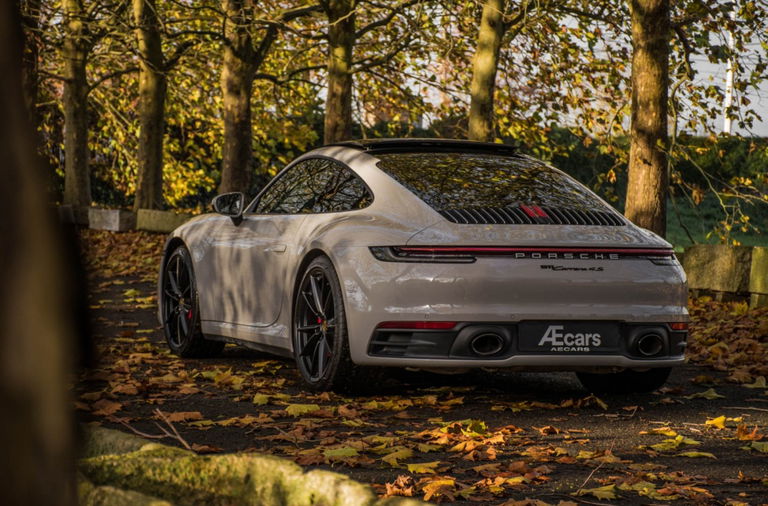 Porsche 992 Carrera 4S