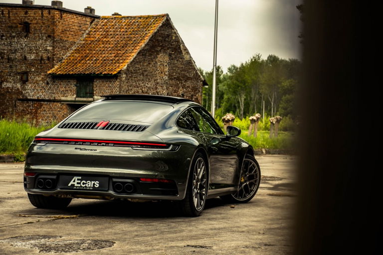 Porsche 992 Carrera