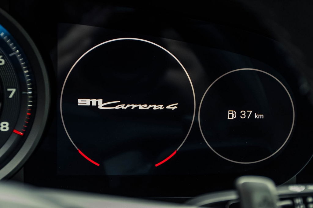 Porsche 992 Carrera 4