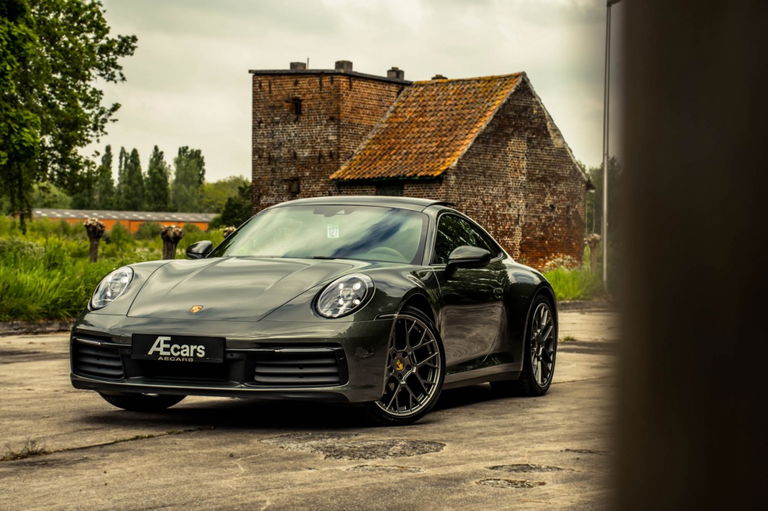 Porsche 992 Carrera