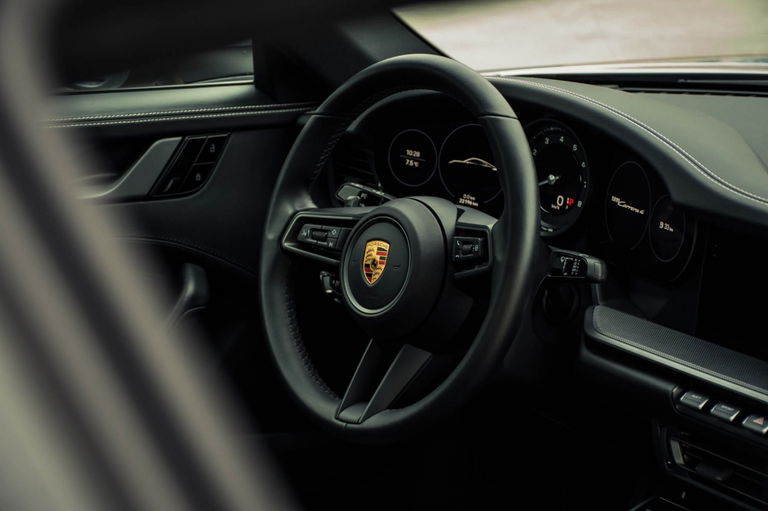 Porsche 992 Carrera 4