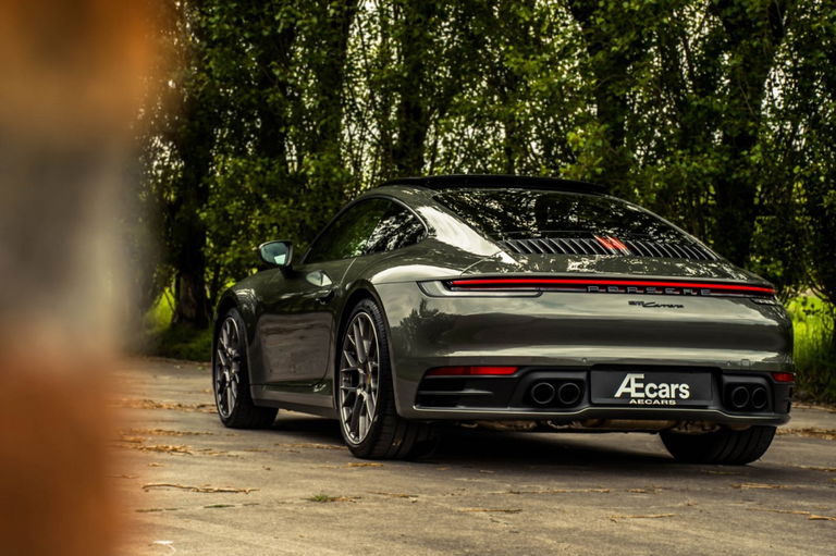 Porsche 992 Carrera