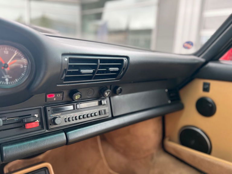 Porsche 911 Carrera 3.2 (US)