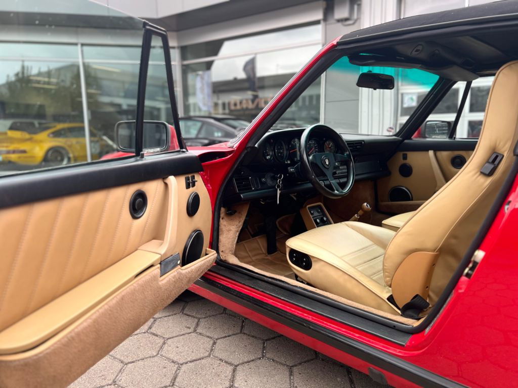 Porsche 911 Carrera 3.2 (US)