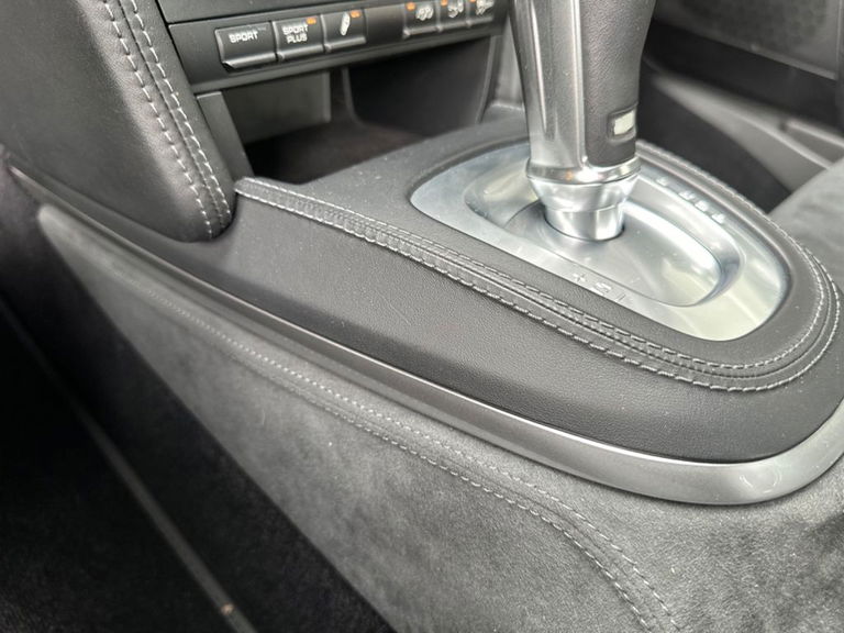 2011-porsche-911-carrera-4-gts