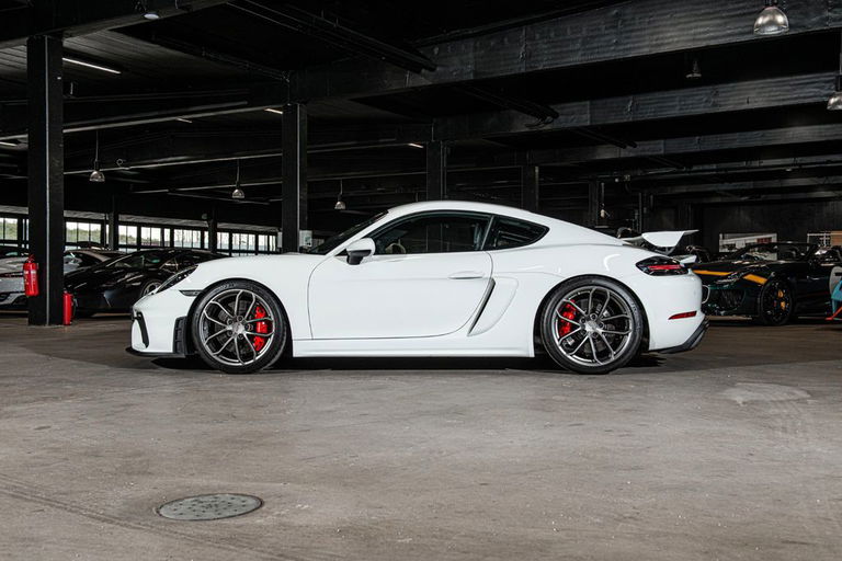 Porsche 718 Cayman GT4