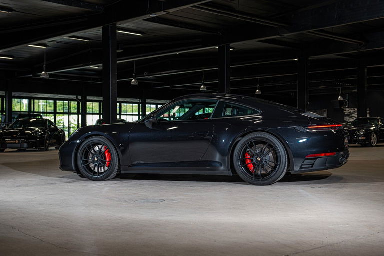 Porsche 992 Carrera GTS