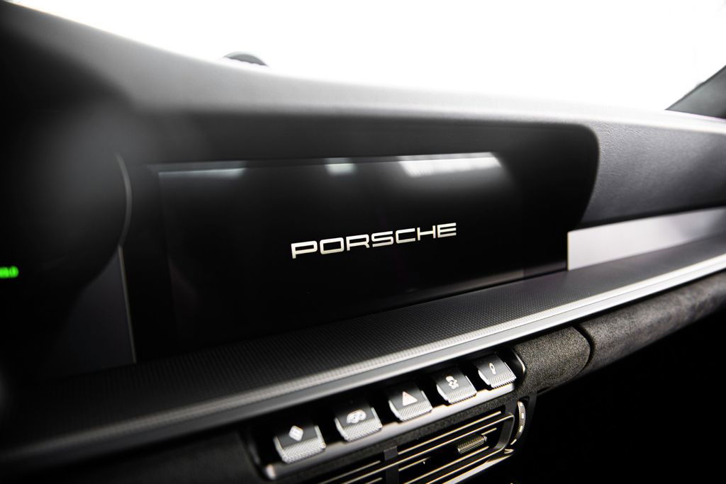 Porsche 992 Carrera GTS