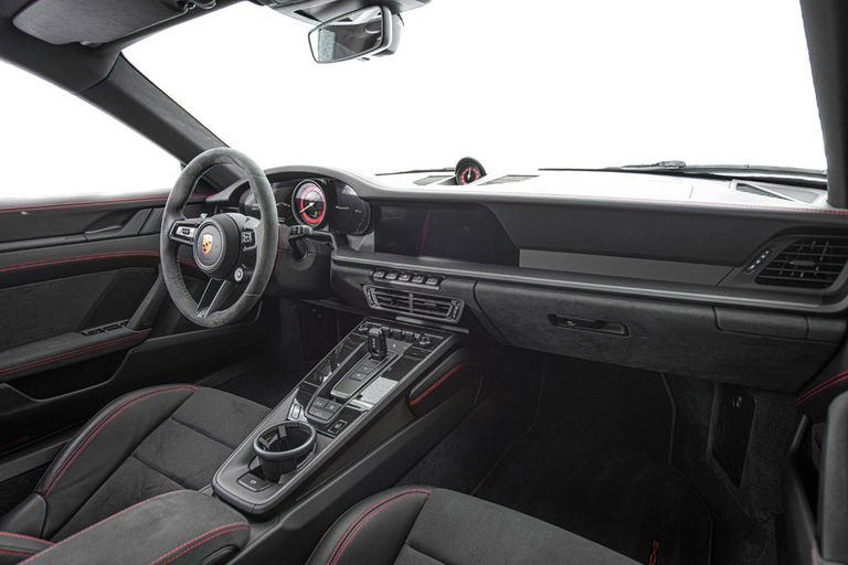 Porsche 992 Carrera GTS