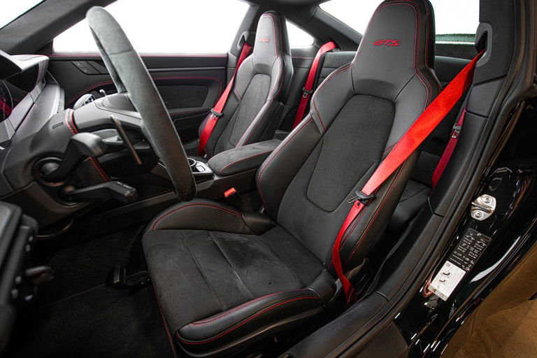 Porsche 992 Carrera GTS