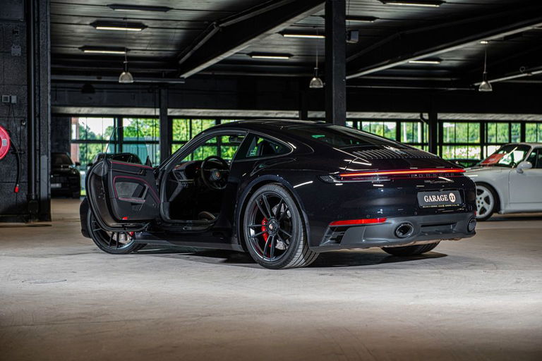 Porsche 992 Carrera GTS