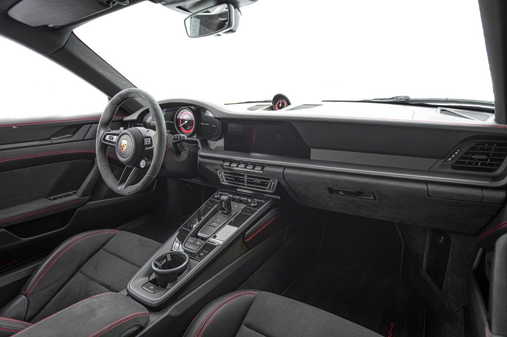 Porsche 992 Carrera GTS