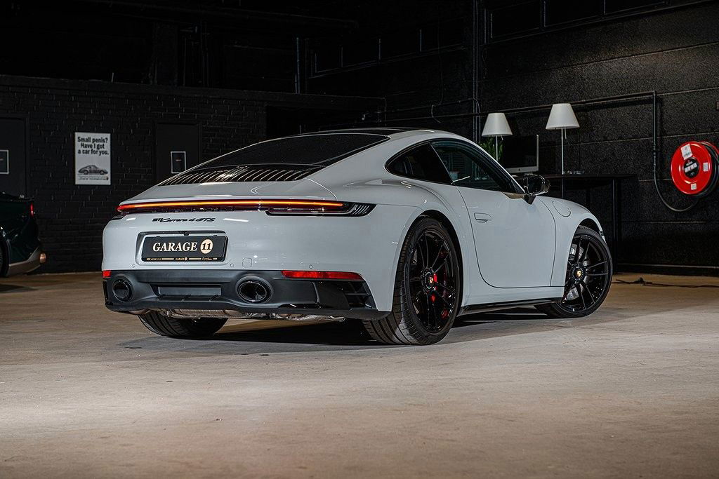 Porsche 992 Carrera 4 GTS