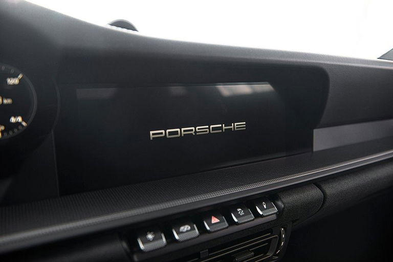 Porsche 992 Carrera 4 GTS