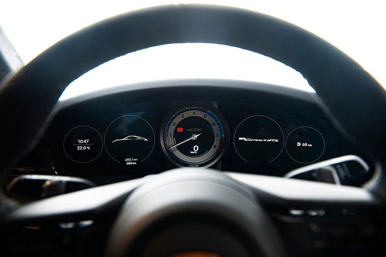 Porsche 992 Carrera 4 GTS