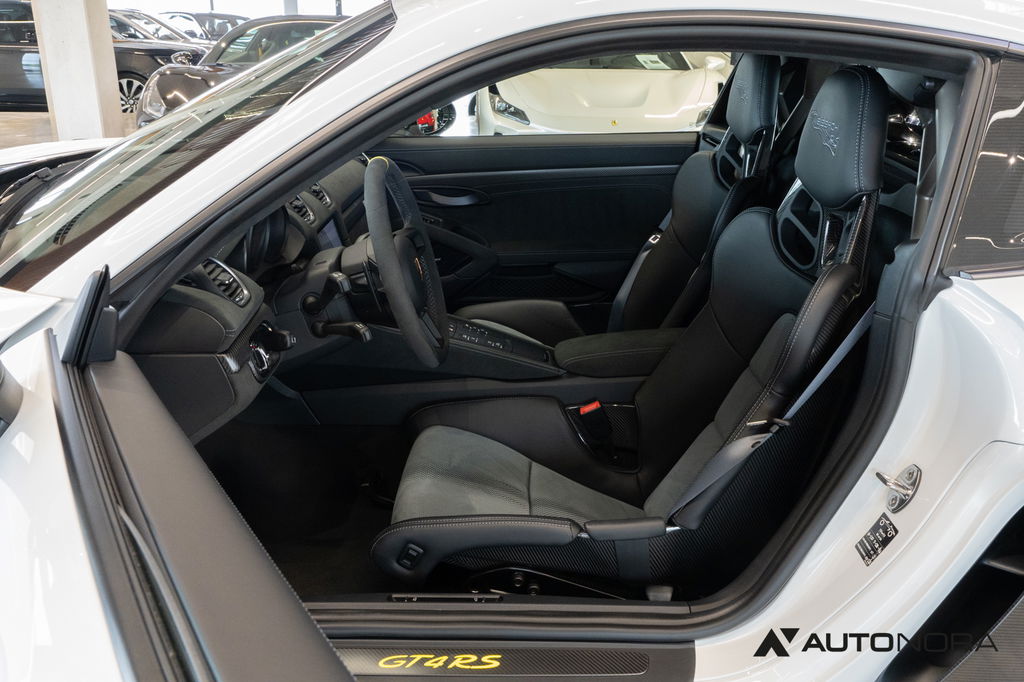 Porsche 718 Cayman GT4 RS