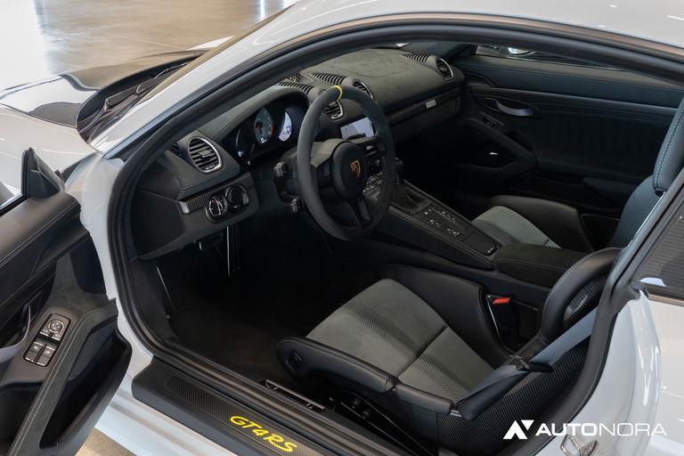 Porsche 718 Cayman GT4 RS