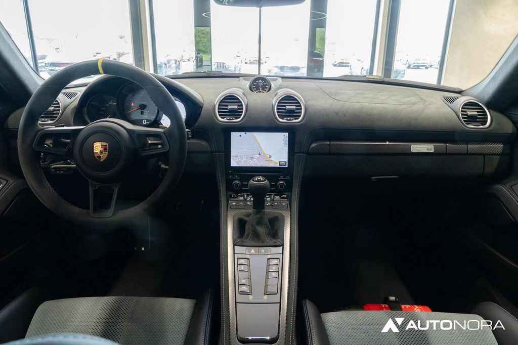 Porsche 718 Cayman GT4 RS