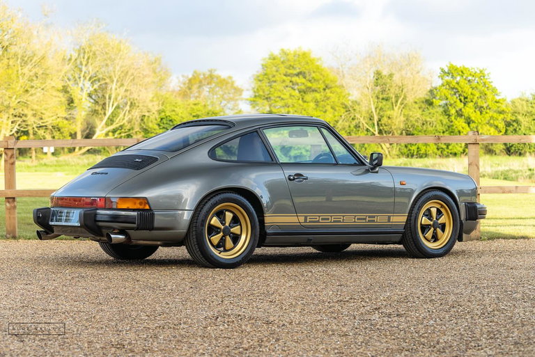 Porsche 911 Carrera 3.2