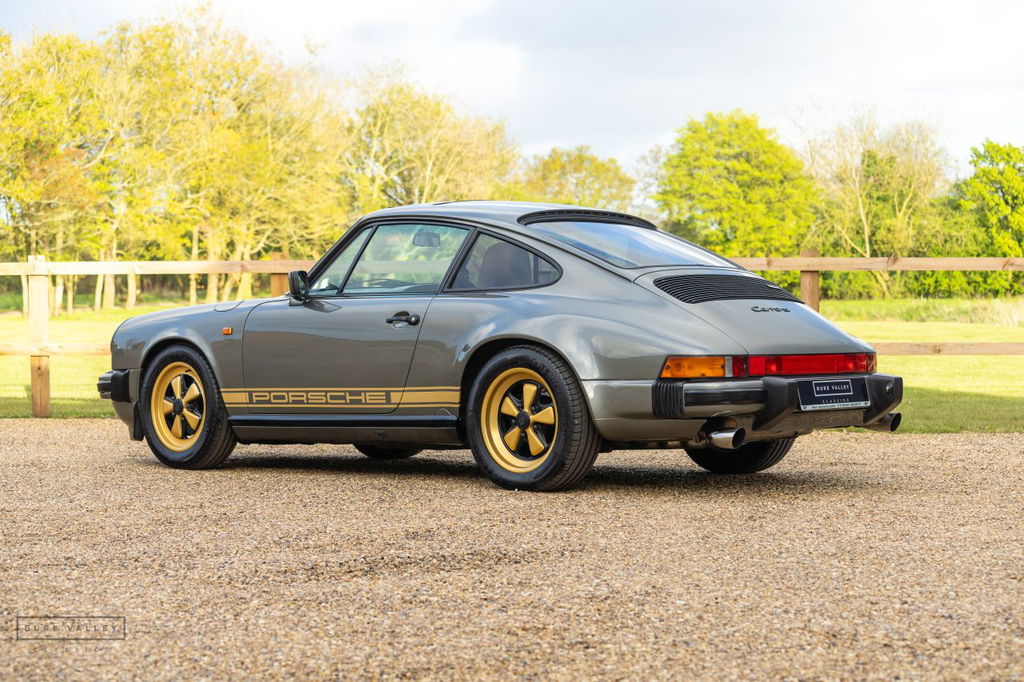 Porsche 911 Carrera 3.2