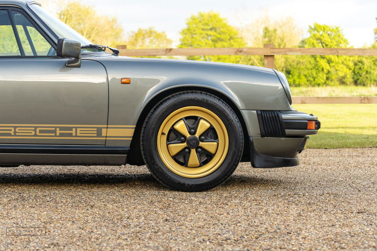 Porsche 911 Carrera 3.2